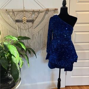 NWOT Elegant One-Shoulder Layered Dress
